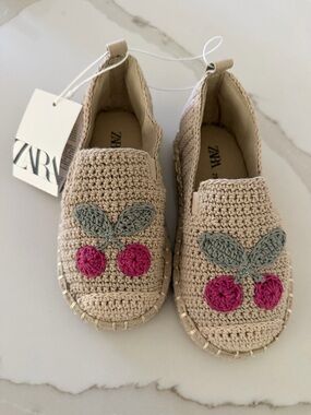 Zara Beige Crochet Slip-Ons with Pink Cherry Embroidery 9c
